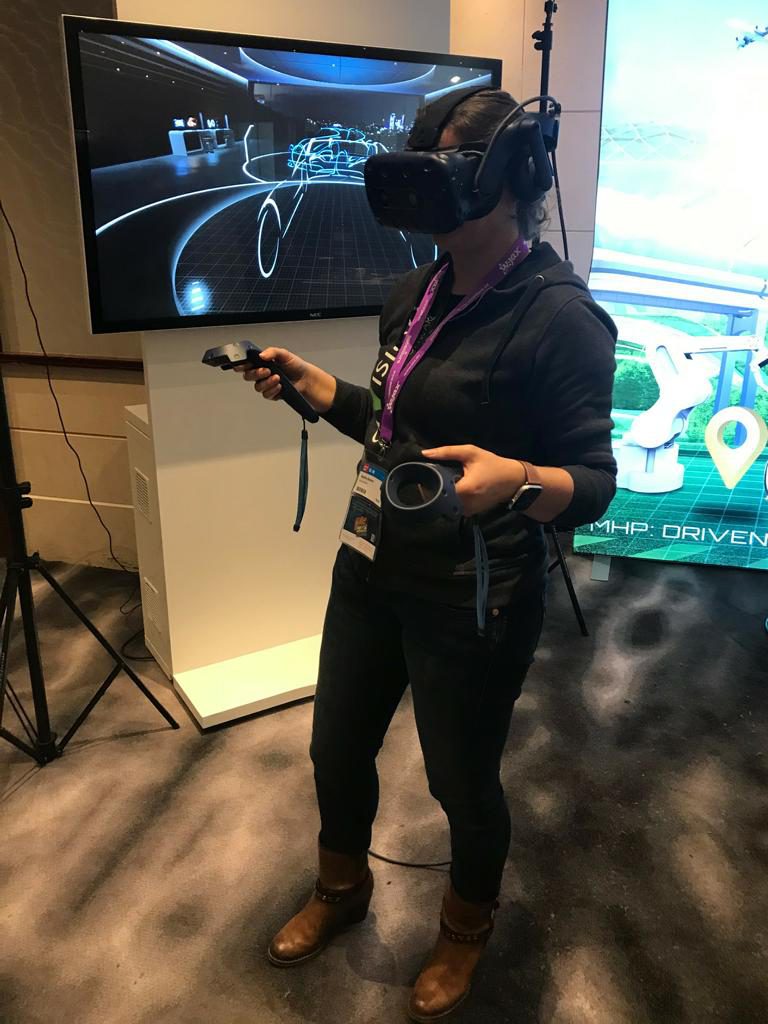 Virtual Reality; W-Jax