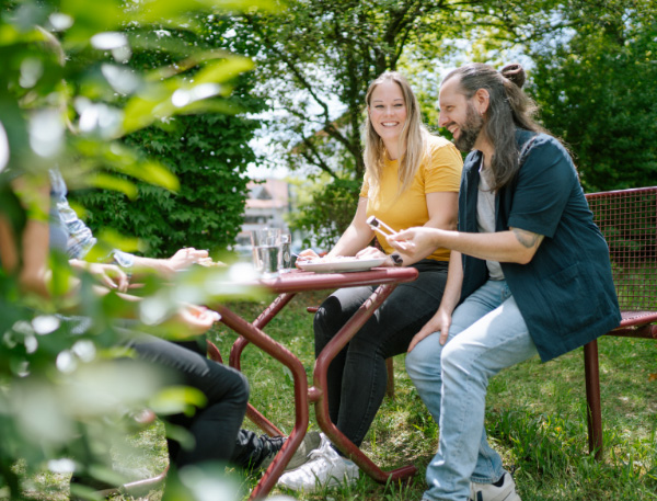 Karriere bei Avision: Mittagspause im Freien