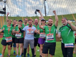 Gruppenbild beim B2Run München 2025